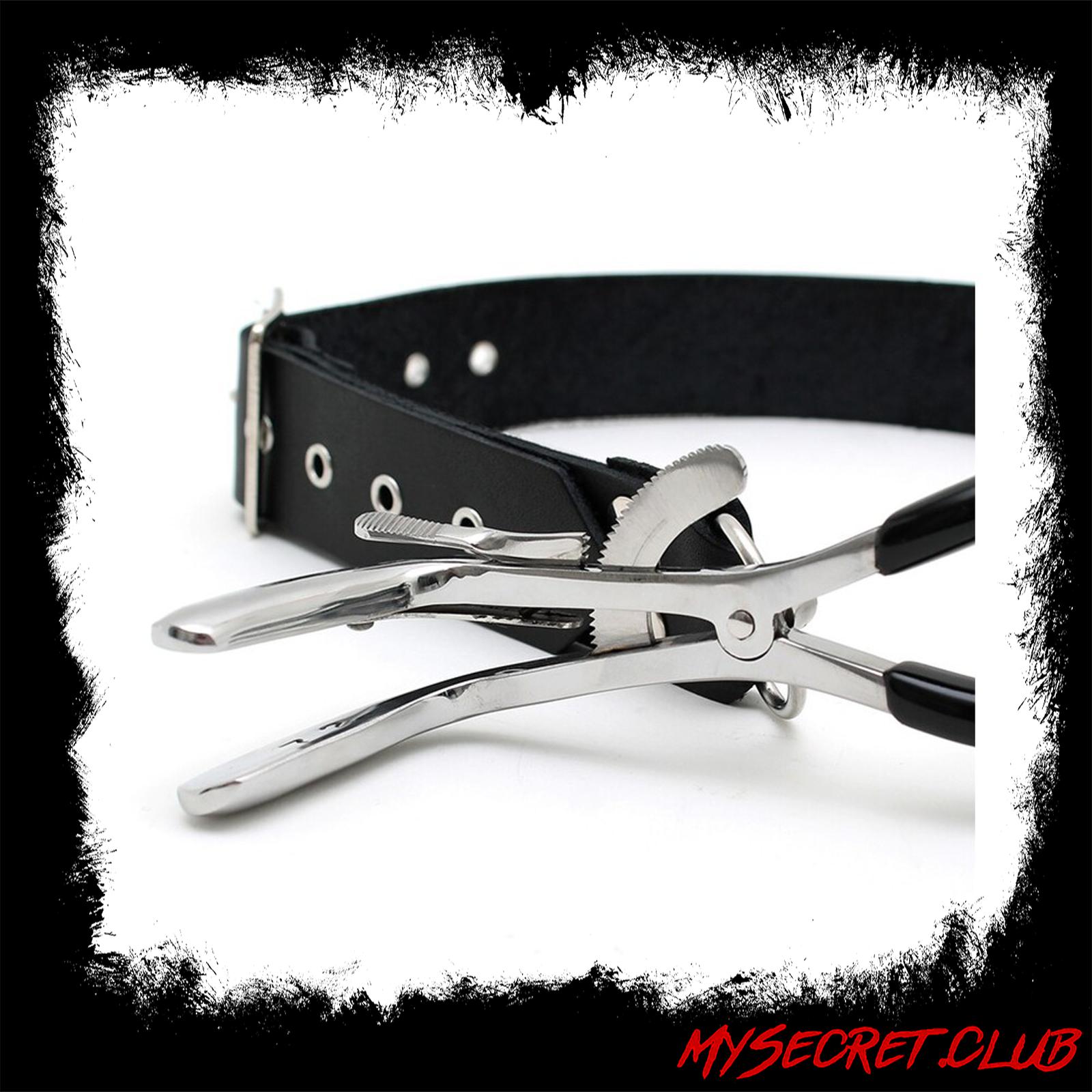 Rimba Jennings Mouth Clamp With Strap