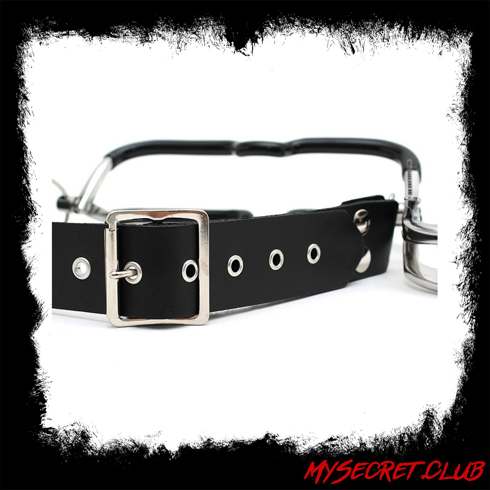 Rimba Jennings Mouth Clamp With Strap